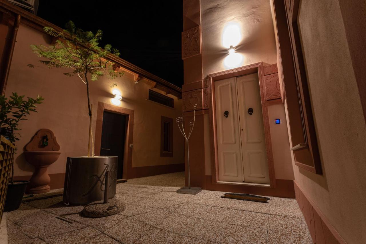 Maison Belle Epoque & Suites Oristano Exteriör bild